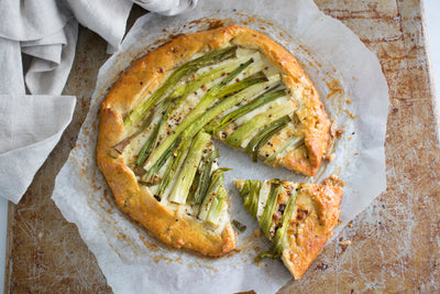 Galette with green shallots 